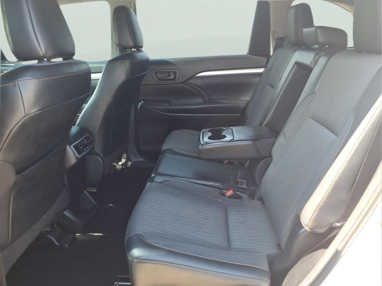 Used 2019 Toyota Highlander Plus FWD image 13