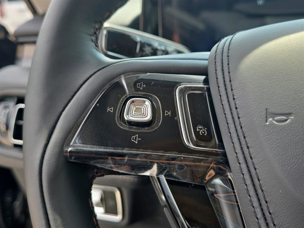 New 2025 Lincoln Aviator 2WD w/ Equipment Group 101A image 22
