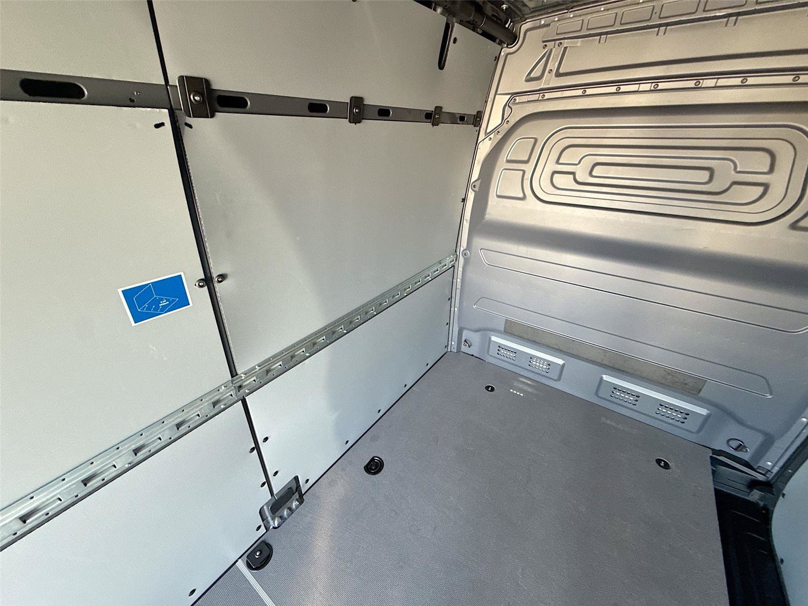 Used 2024 Mercedes-Benz Sprinter 2500 image 11