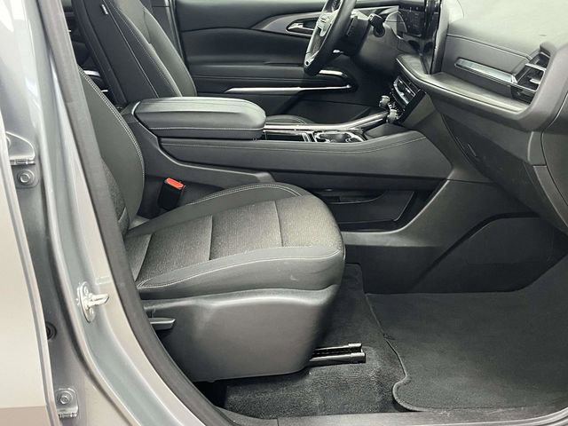 Used 2024 Chevrolet Traverse LT image 27