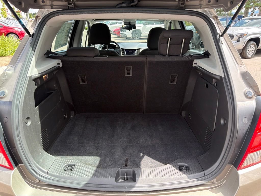 Used 2020 Chevrolet Trax LS FWD image 16