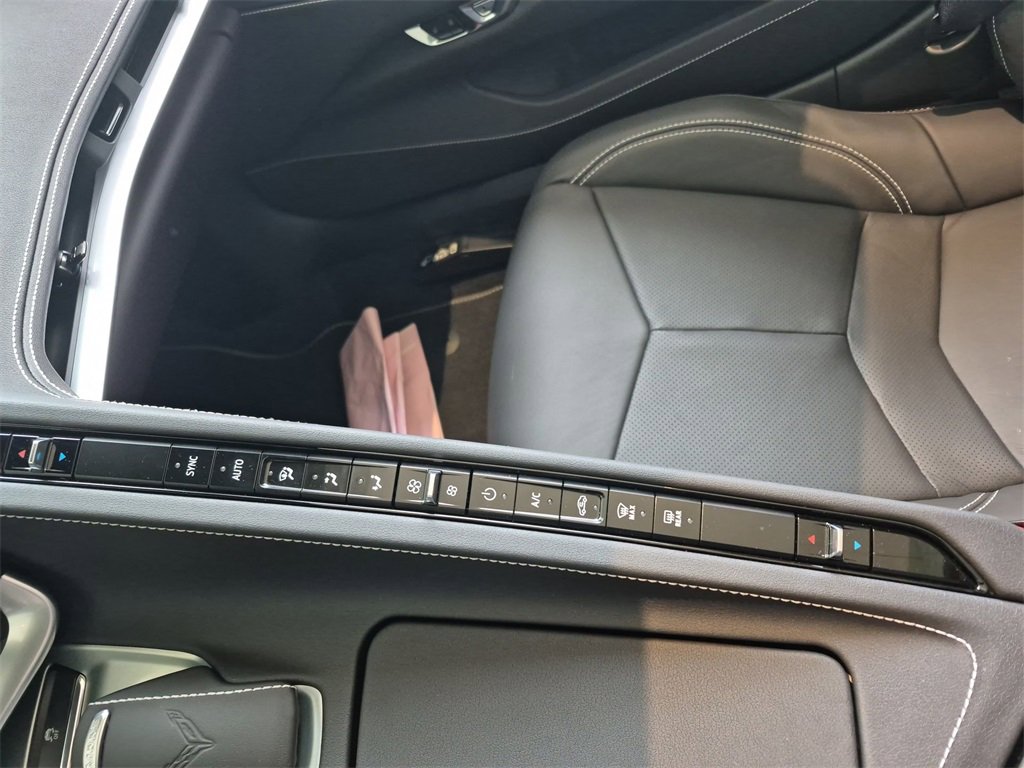 Used 2025 Chevrolet Corvette Stingray Convertible w/ Z51 Performance Package image 14