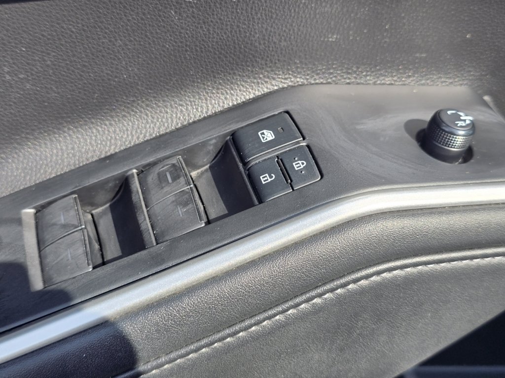 Used 2021 Toyota Highlander XSE AWD/4WD image 28