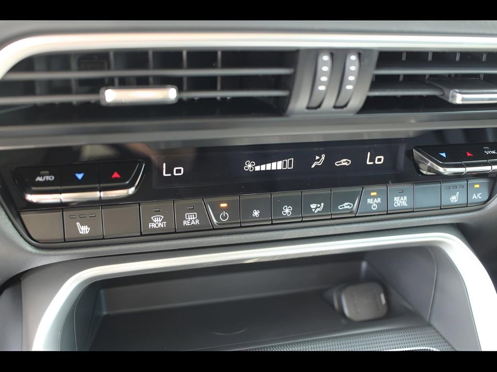 Used 2025 MAZDA CX-90 3.3 Turbo w/ Preferred Package image 15