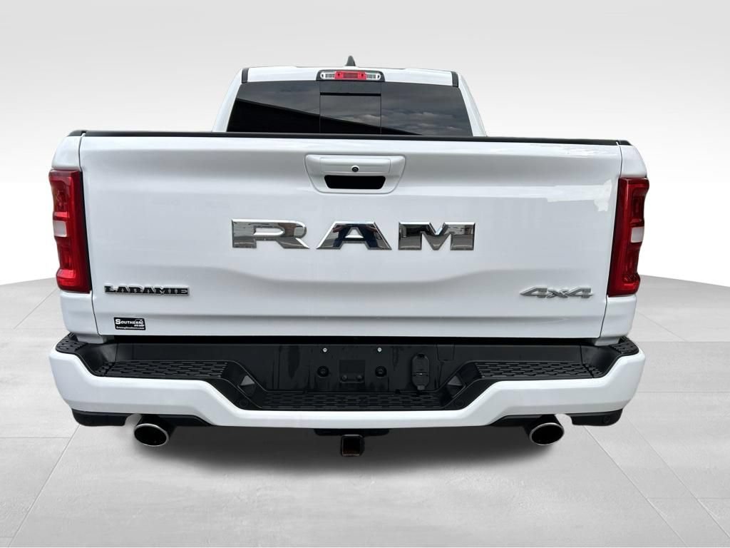 Used 2026 RAM 1500 Laramie AWD/4WD image 4
