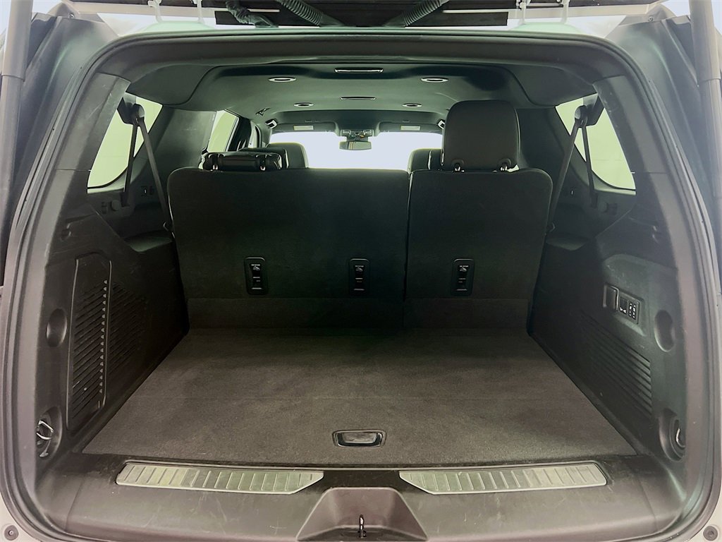 Used 2023 Chevrolet Suburban Premier image 24