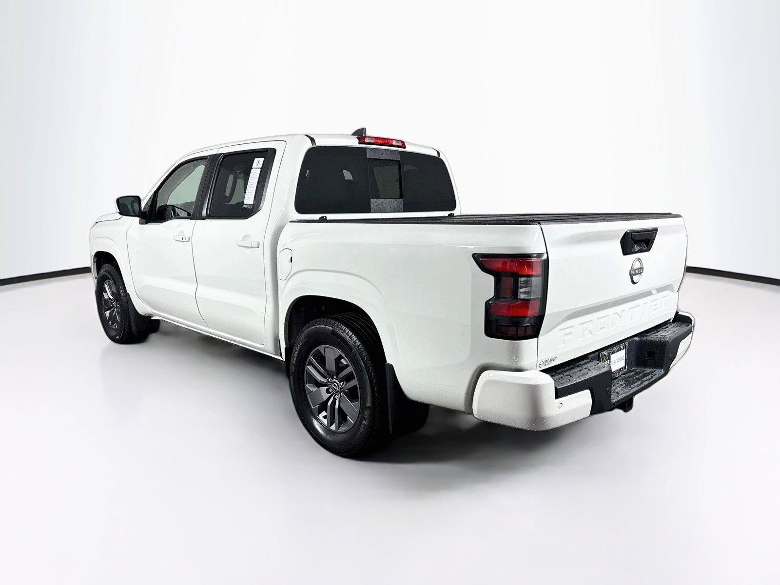 Used 2025 Nissan Frontier SV w/ SV Convenience Package RWD image 12