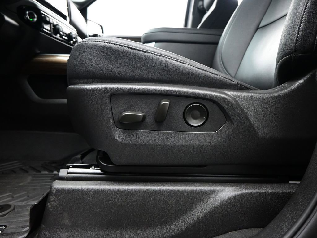 Used 2025 Chevrolet Silverado 1500 LT Trail Boss w/ Convenience Package II image 18
