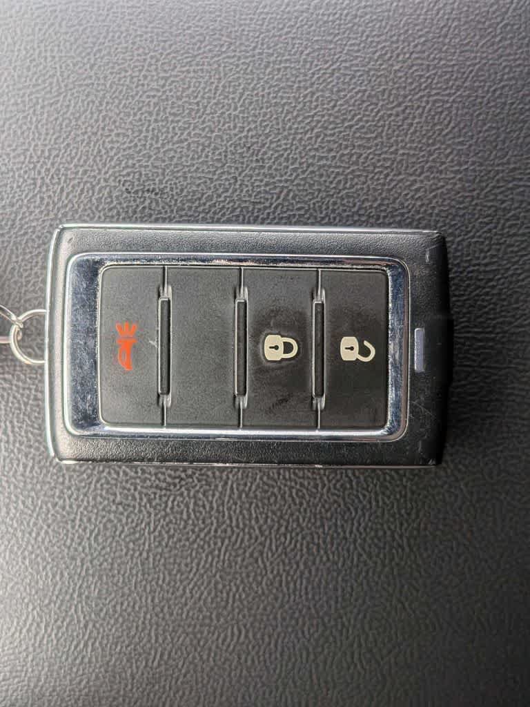 Used 2023 Jeep Grand Cherokee Laredo AWD/4WD image 31
