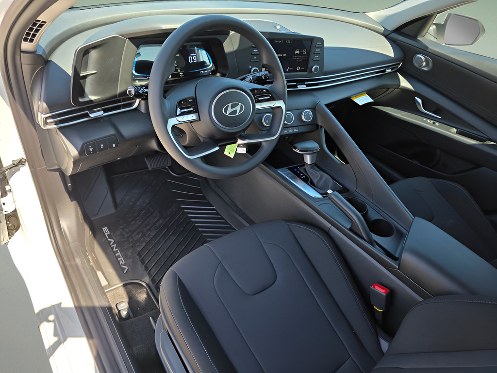 New 2026 Hyundai Elantra SE FWD image 14
