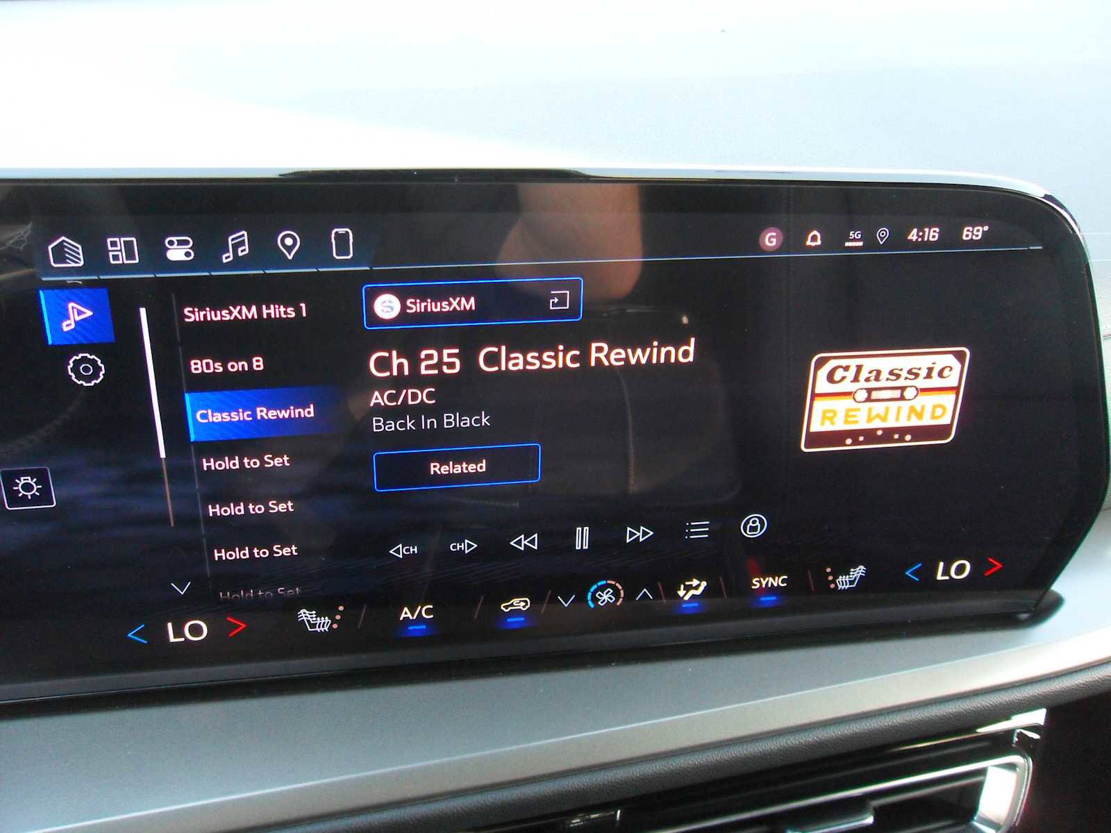 New 2026 Chevrolet Traverse LT w/ Driver Confidence Package image 28