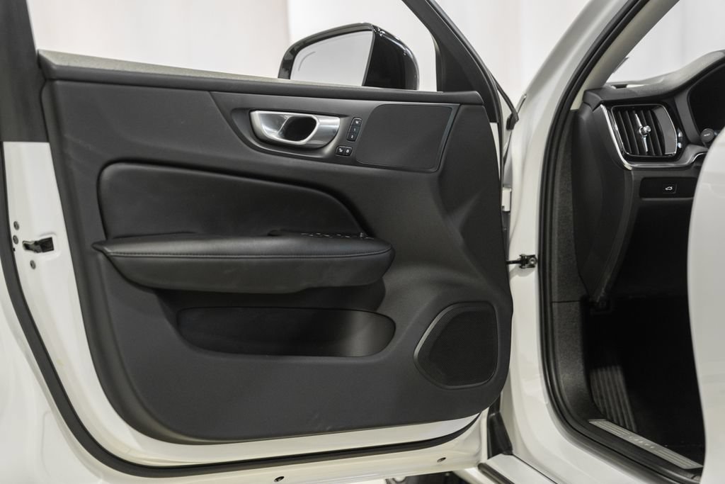 Used 2024 Volvo S60 B5 Core FWD image 31
