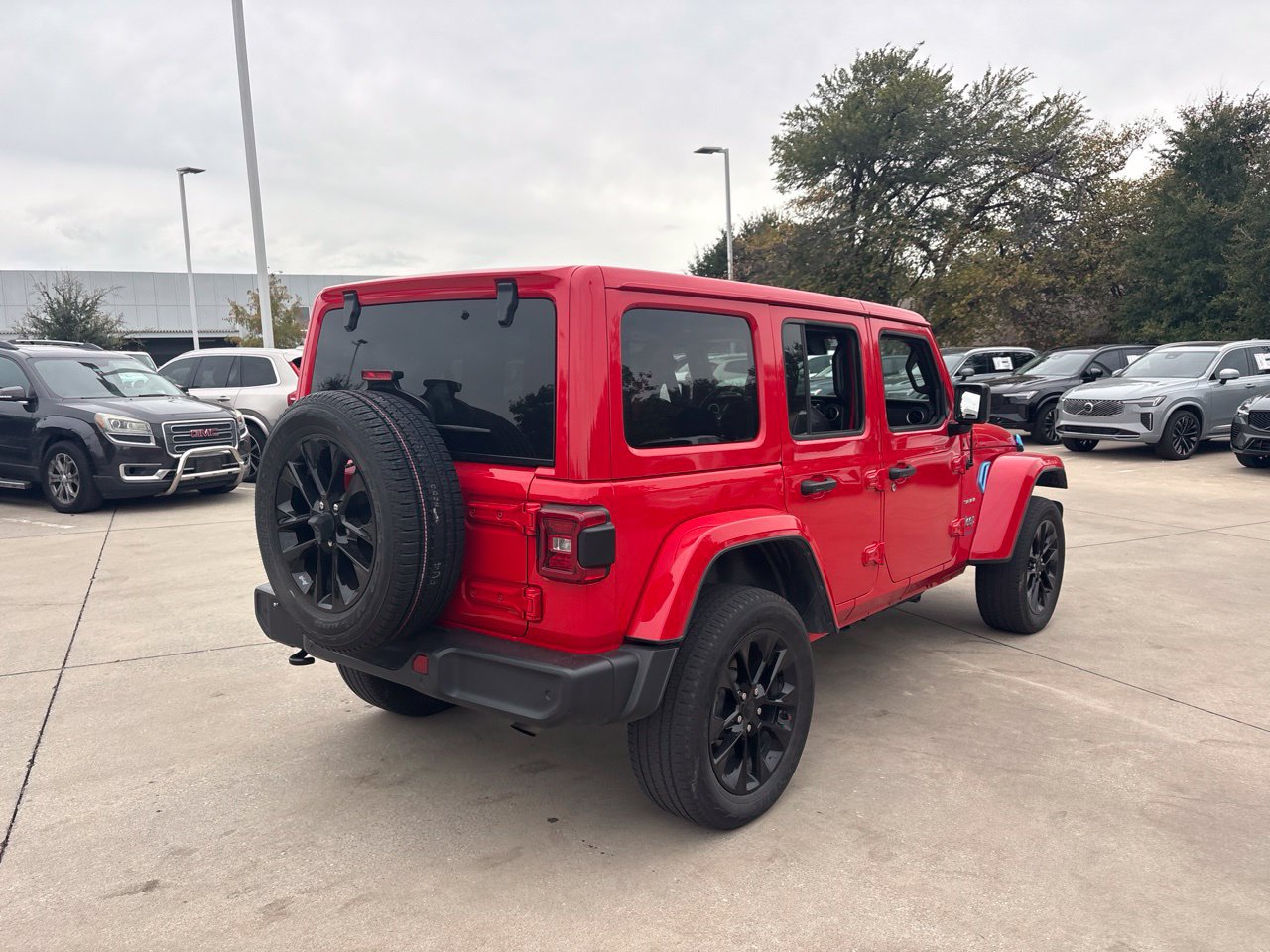 Used 2021 Jeep Wrangler Unlimited Sahara w/ Safety Group AWD/4WD image 5