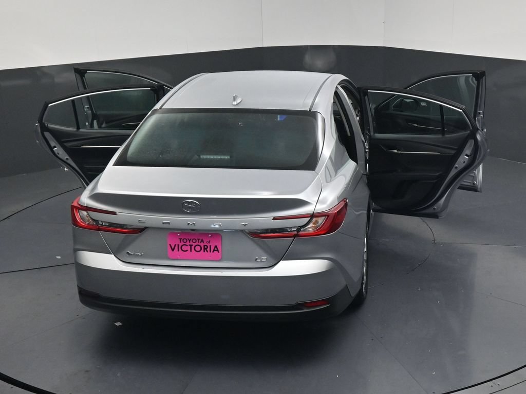 Used 2025 Toyota Camry LE FWD image 22