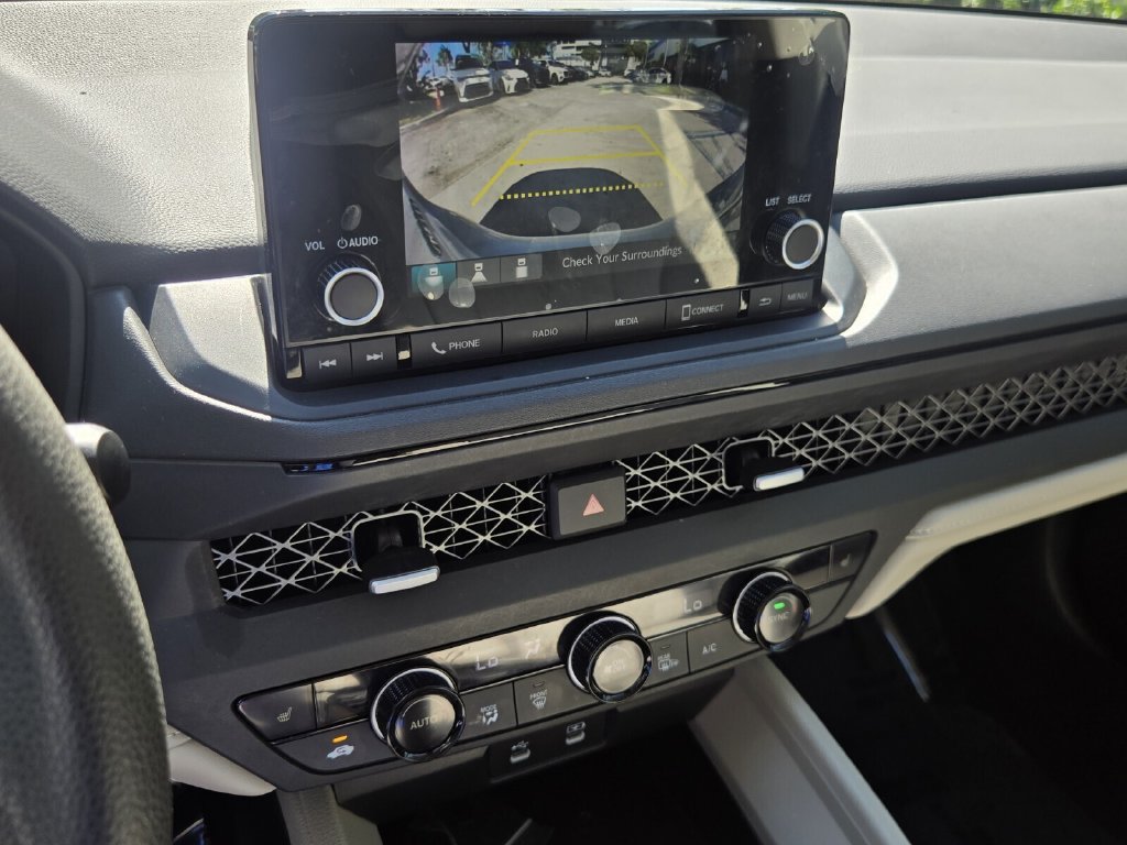 Certified 2025 Honda Accord SE image 22