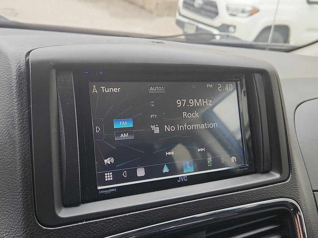 Used 2018 Dodge Grand Caravan SE w/ UConnect Hands-Free Group image 12