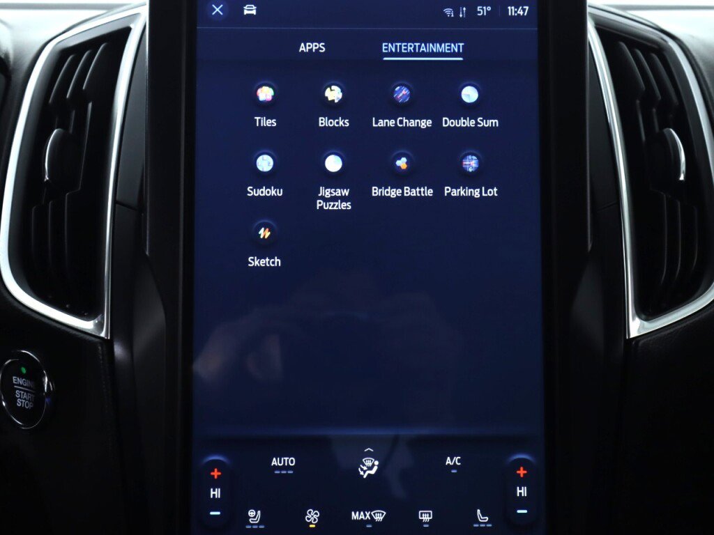 Used 2022 Ford Edge Titanium image 16