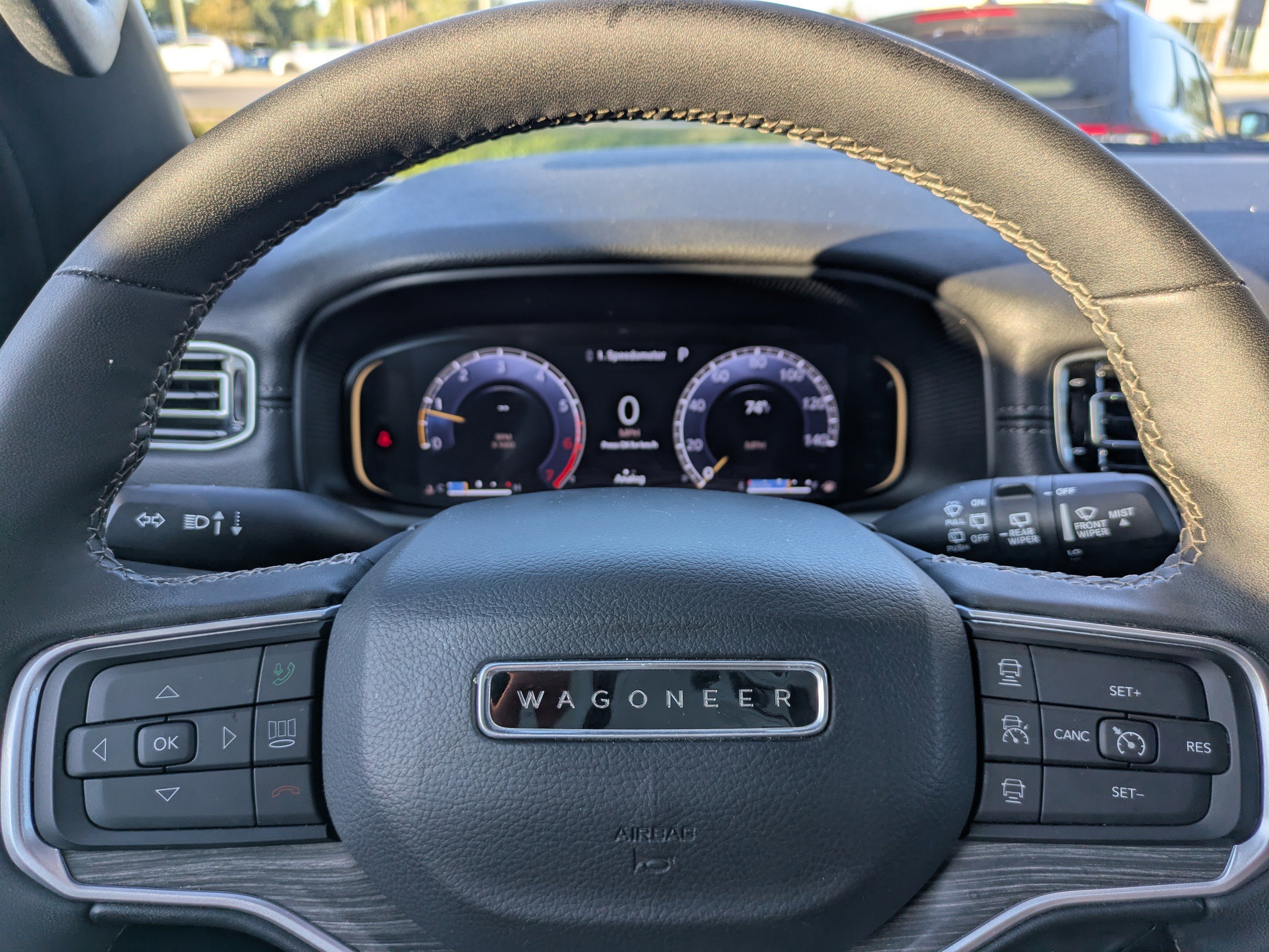 Used 2024 Jeep Wagoneer L Series II image 30