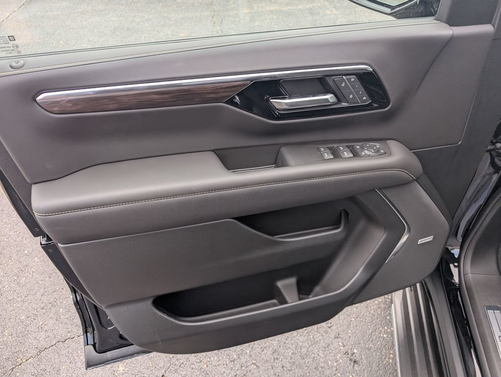 New 2026 Chevrolet Tahoe Premier w/ Sun And Tow Package AWD/4WD image 15