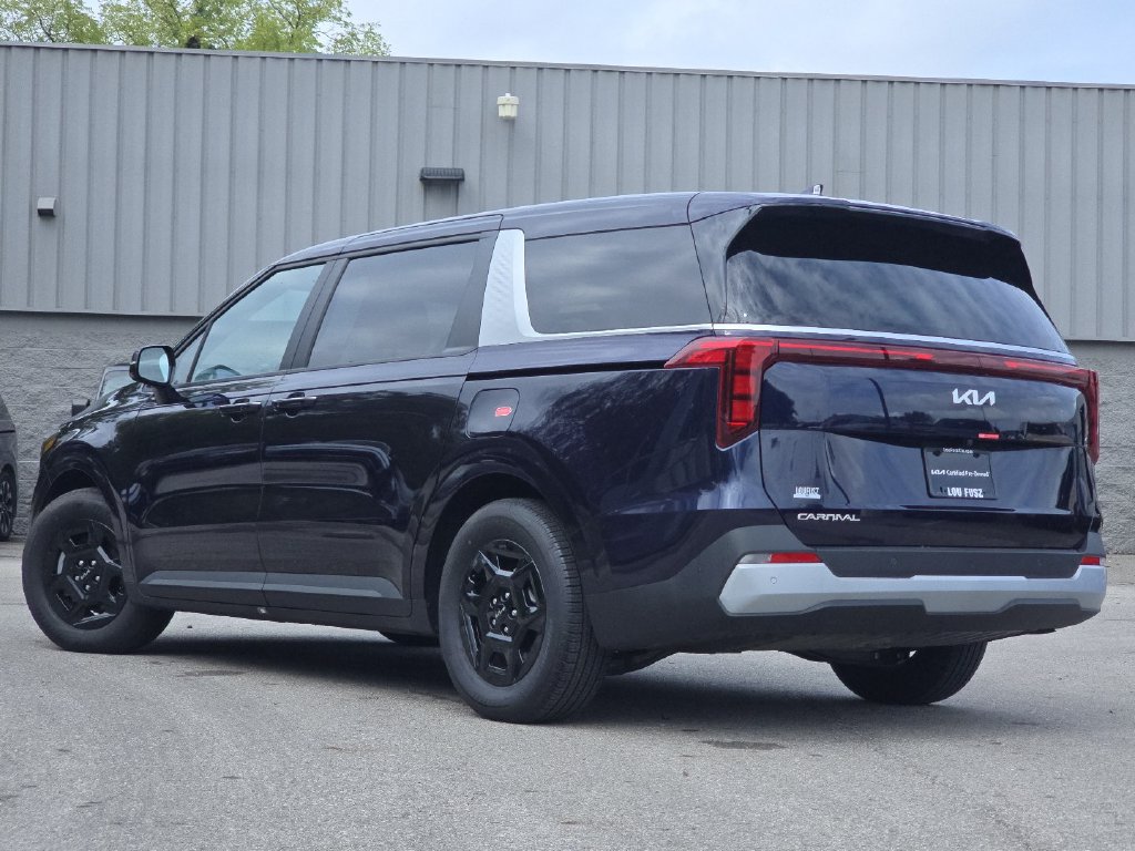 Used 2026 Kia Carnival LX FWD image 14