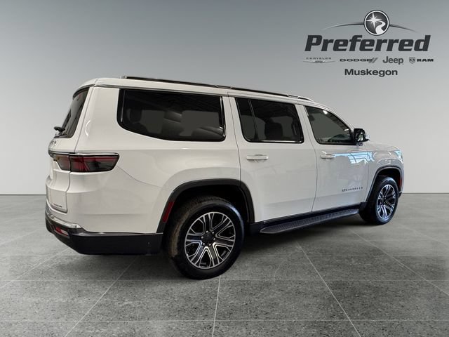 Used 2022 Jeep Wagoneer Series III AWD/4WD image 17