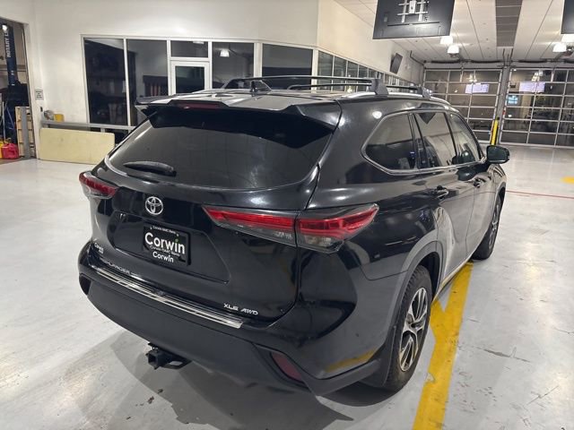 Used 2021 Toyota Highlander XLE image 8