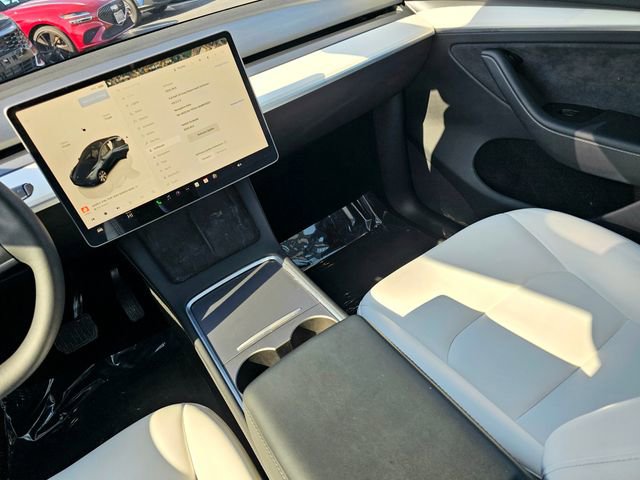 Used 2024 Tesla Model Y Long Range image 32