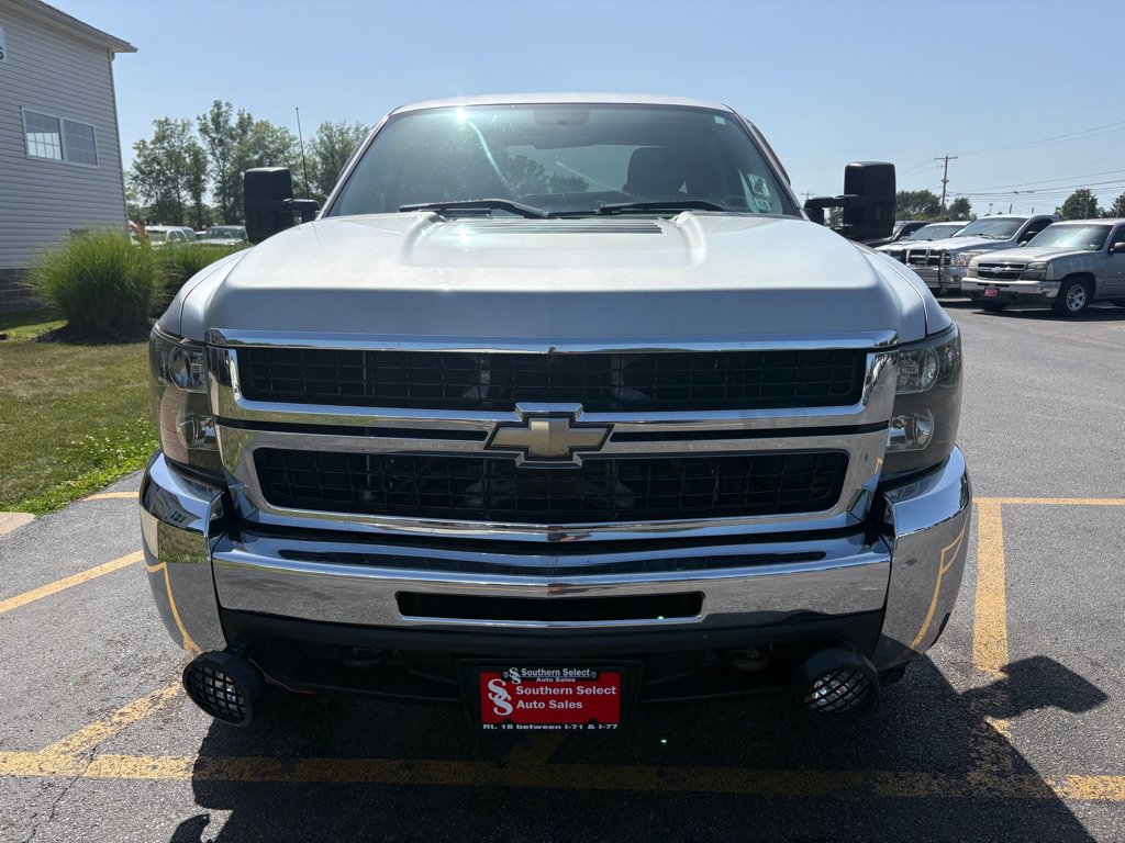 Used 2010 Chevrolet Silverado 2500 W/T w/ Snow Plow Prep Package AWD/4WD image 3