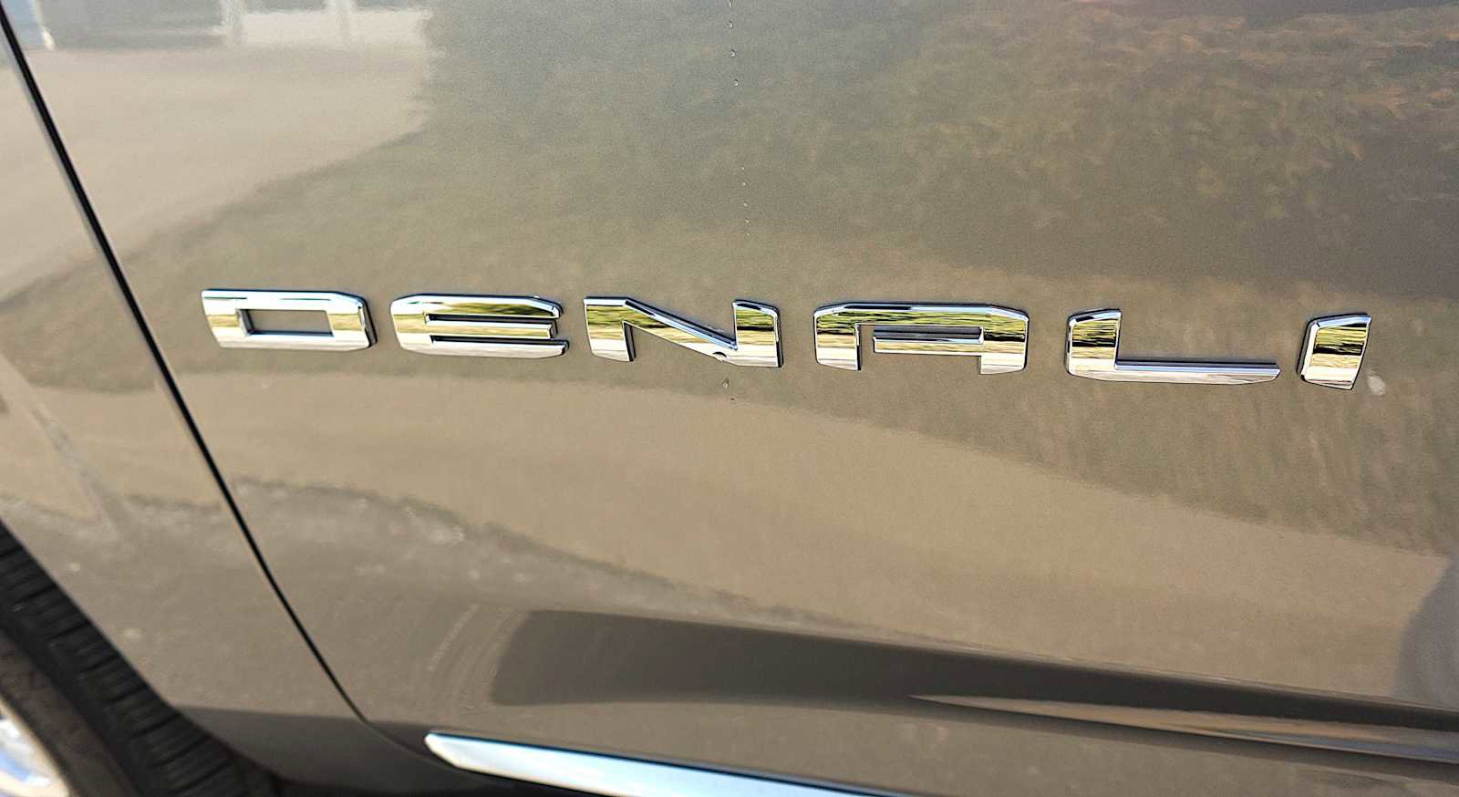 New 2026 GMC Yukon Denali w/ Denali Reserve Package image 9