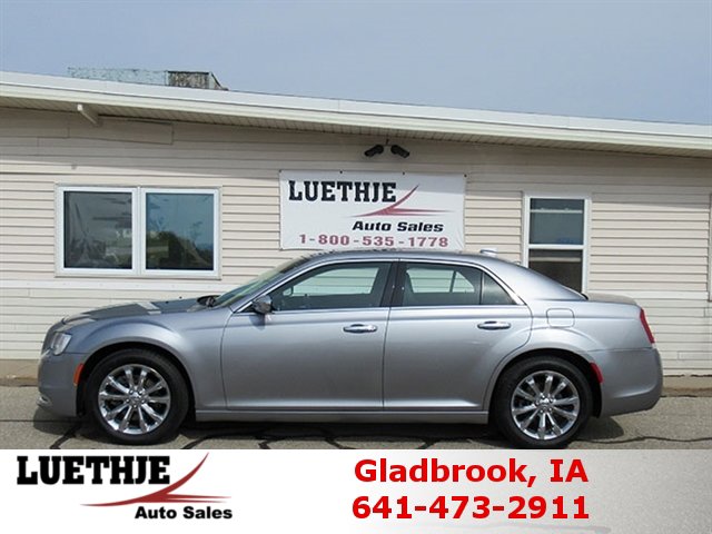 Used 2015 Chrysler 300 C w/ Light Group image 1