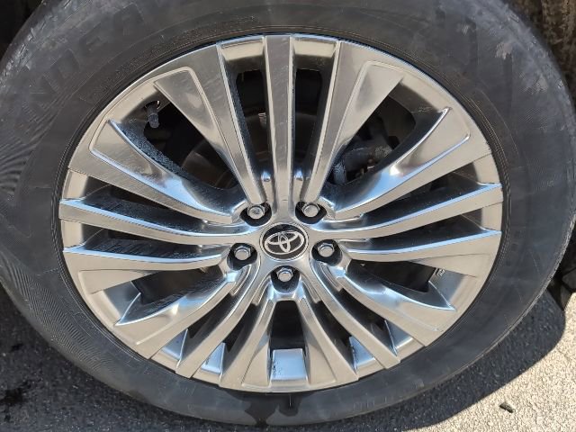 Used 2021 Toyota Venza Limited w/ Advanced Technology Package AWD/4WD image 8