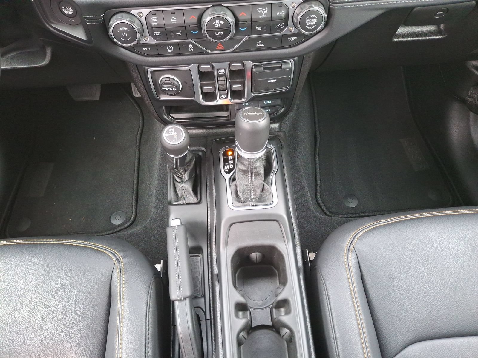 Used 2025 Jeep Gladiator Sport AWD/4WD image 12