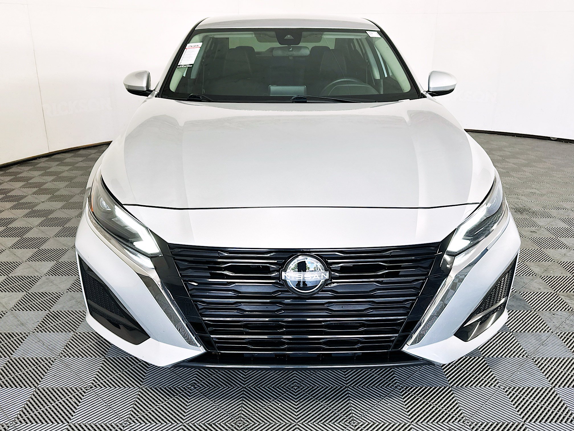 Used 2023 Nissan Altima 2.5 SV FWD image 8