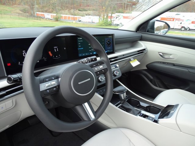 New 2026 Hyundai Tucson SE image 12