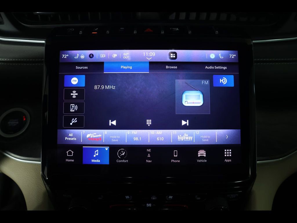 Used 2023 Jeep Grand Cherokee L Limited w/ Luxury Tech Group II image 28