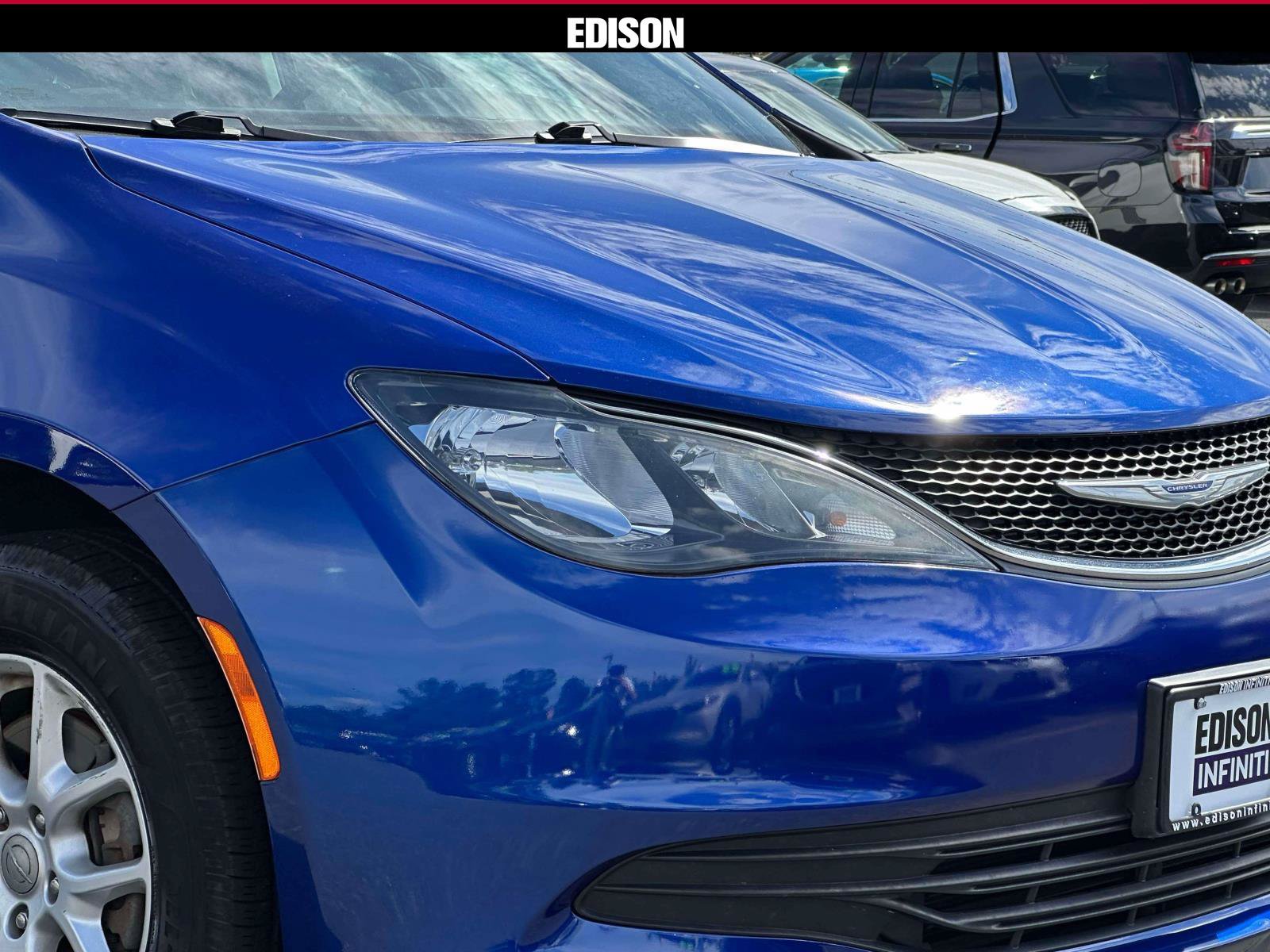 Used 2019 Chrysler Pacifica LX FWD image 7