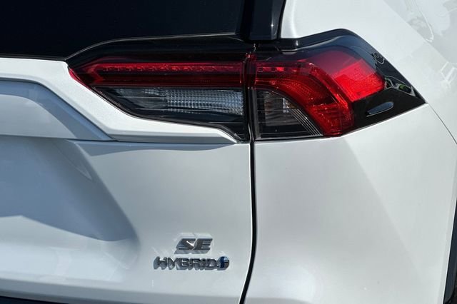 Used 2024 Toyota RAV4 SE w/ Convenience Package AWD/4WD image 34