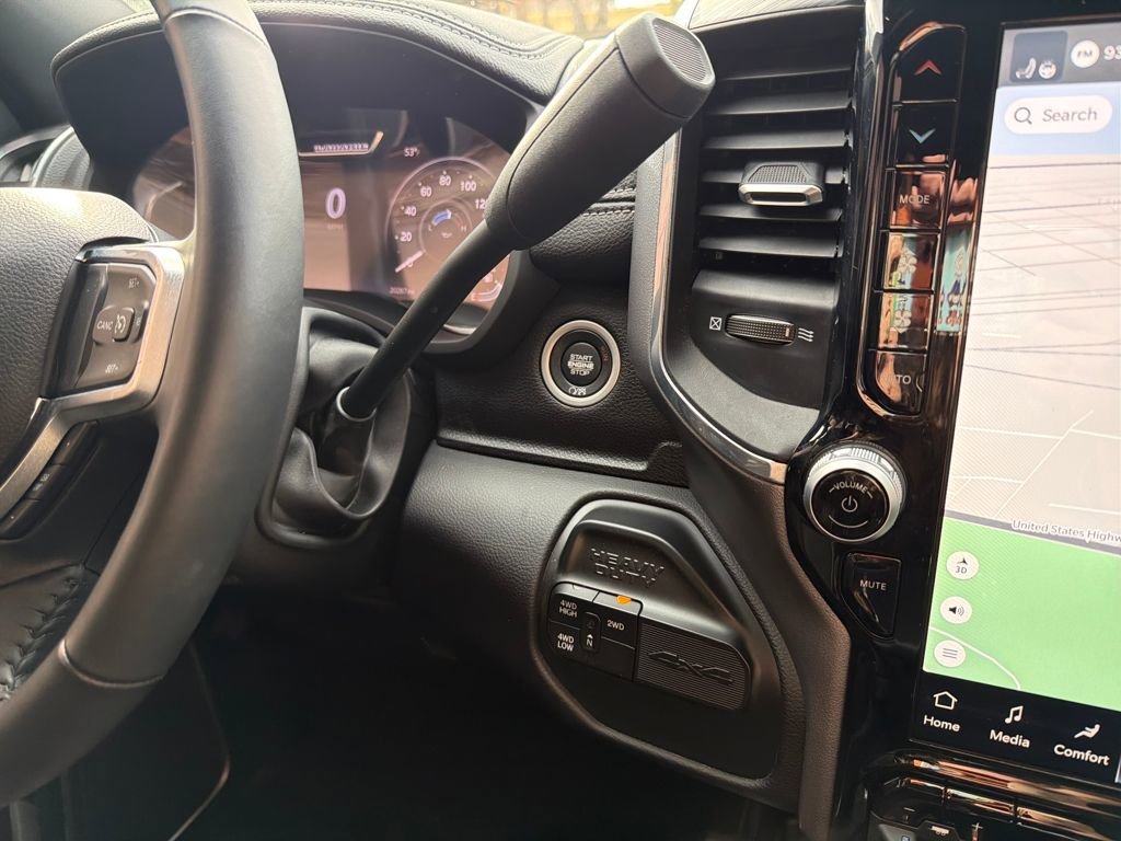 Used 2024 RAM 2500 Laramie w/ Night Edition image 31