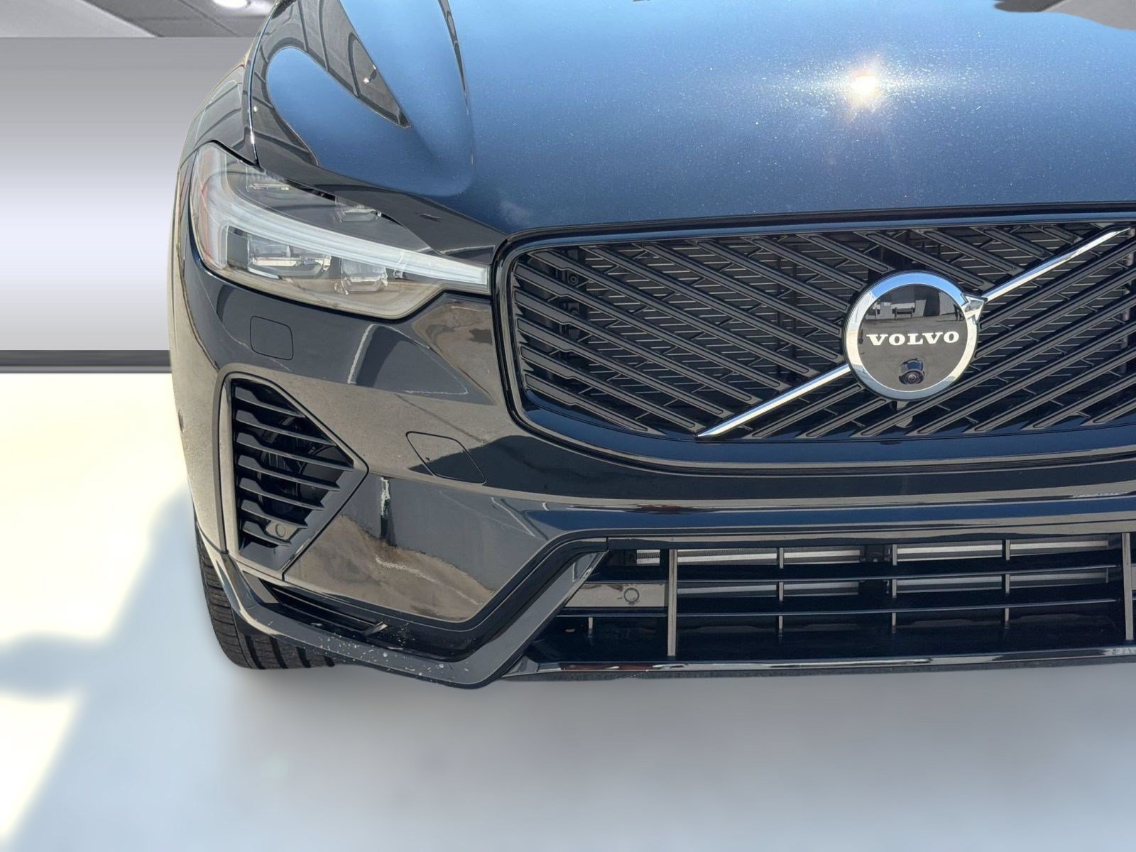 New 2026 Volvo XC60 T8 Plus w/ Climate Package AWD/4WD image 29