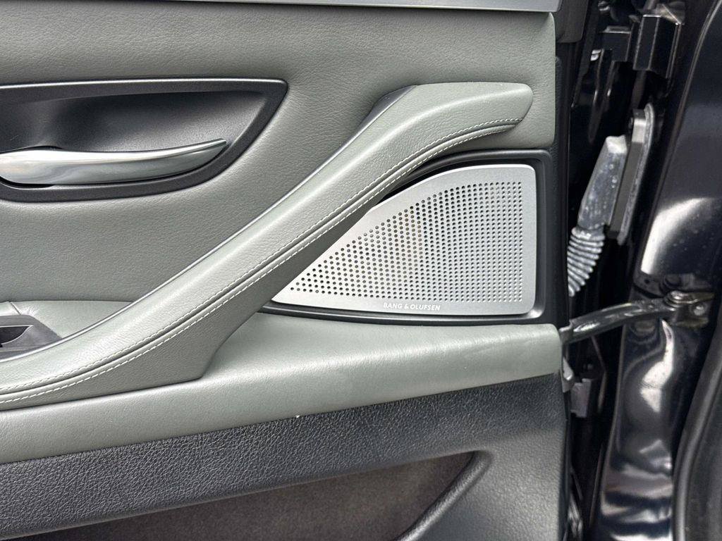 Used 2013 BMW M5 RWD image 33
