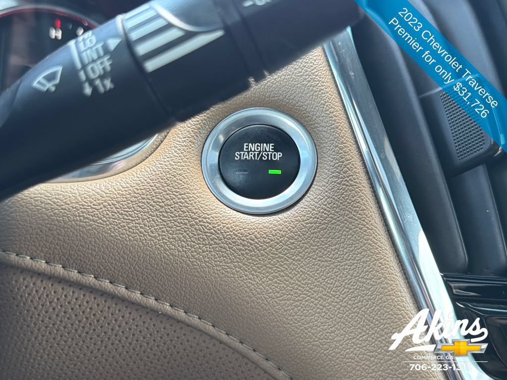 Used 2023 Chevrolet Traverse Premier FWD image 31