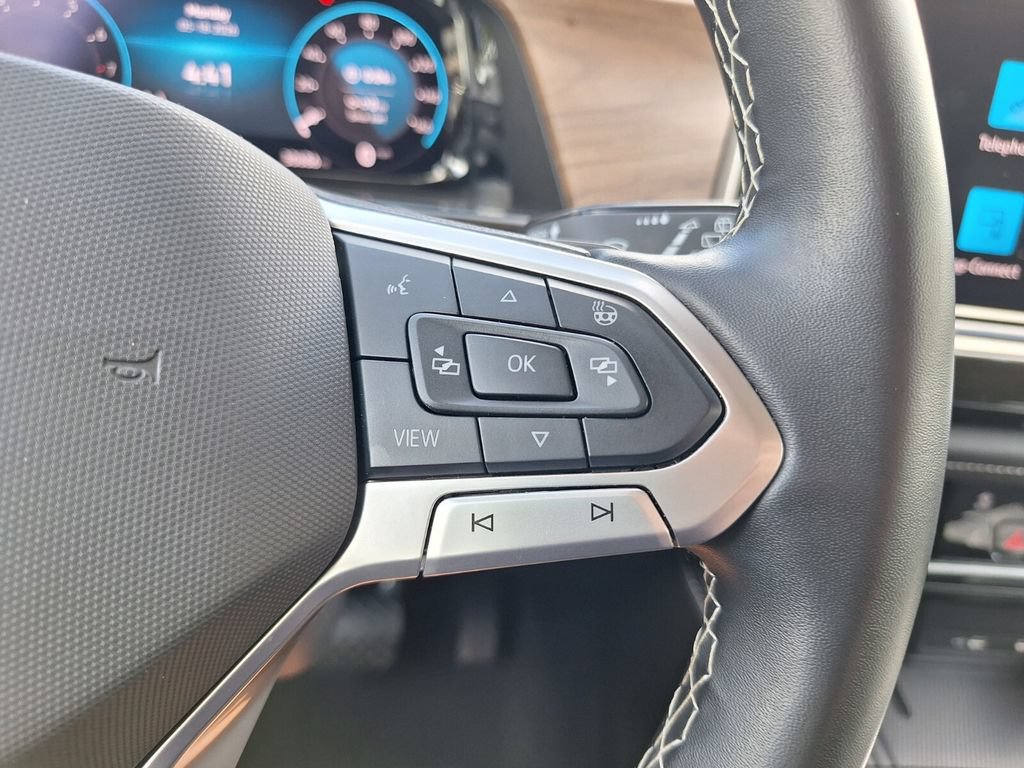 Used 2025 Volkswagen Atlas SE FWD image 19
