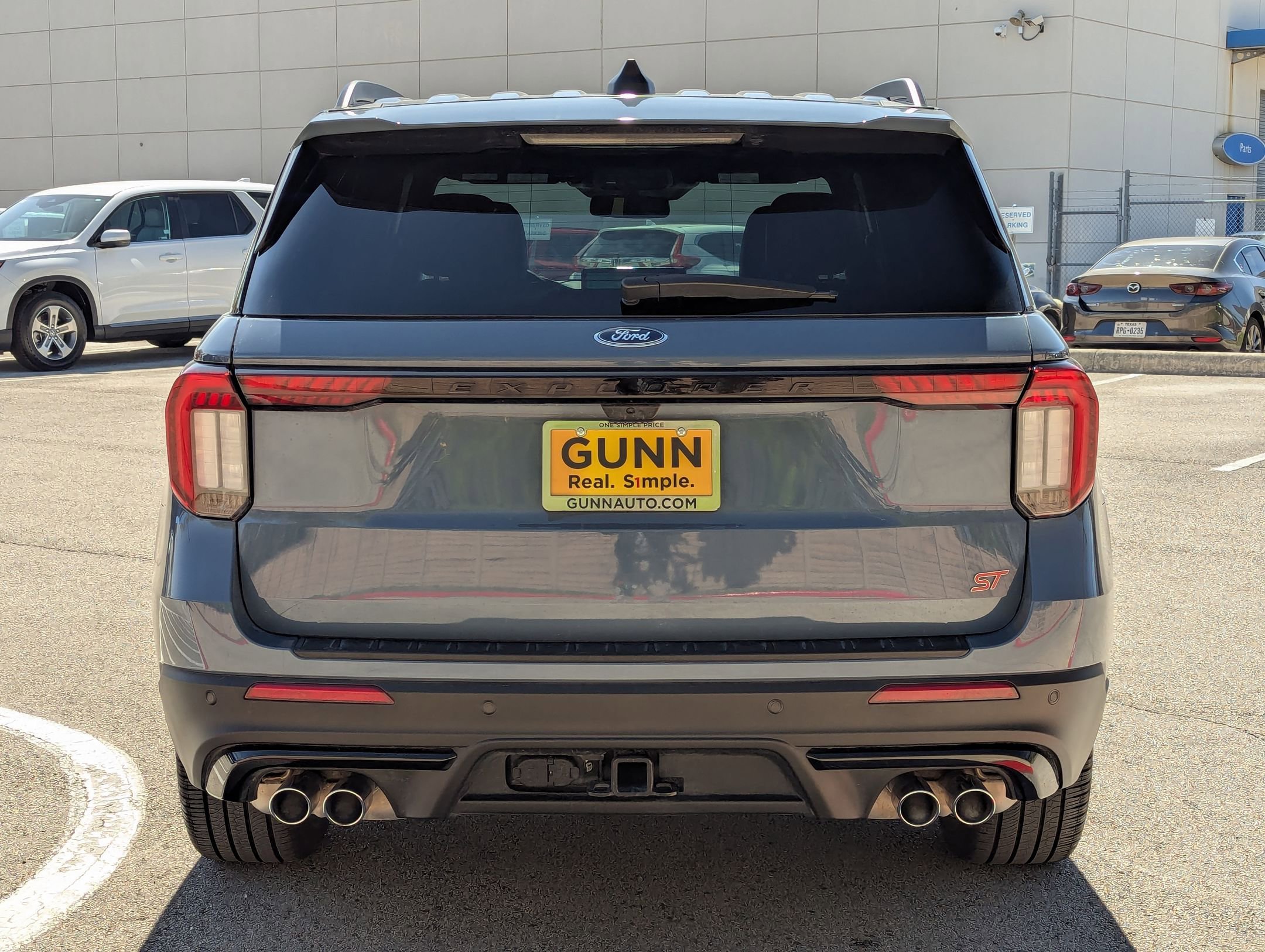 Used 2025 Ford Explorer ST image 4