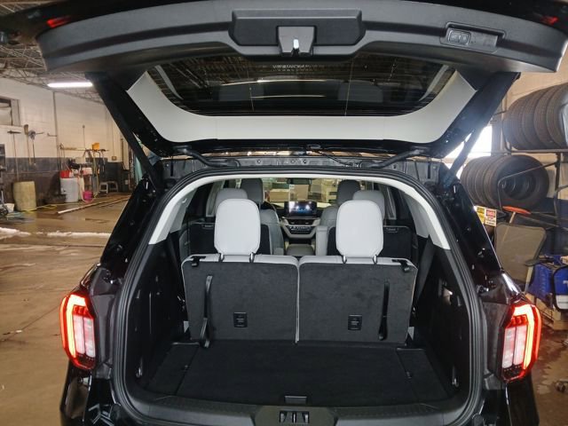 Used 2025 Ford Explorer Active w/ Active Comfort Package image 44