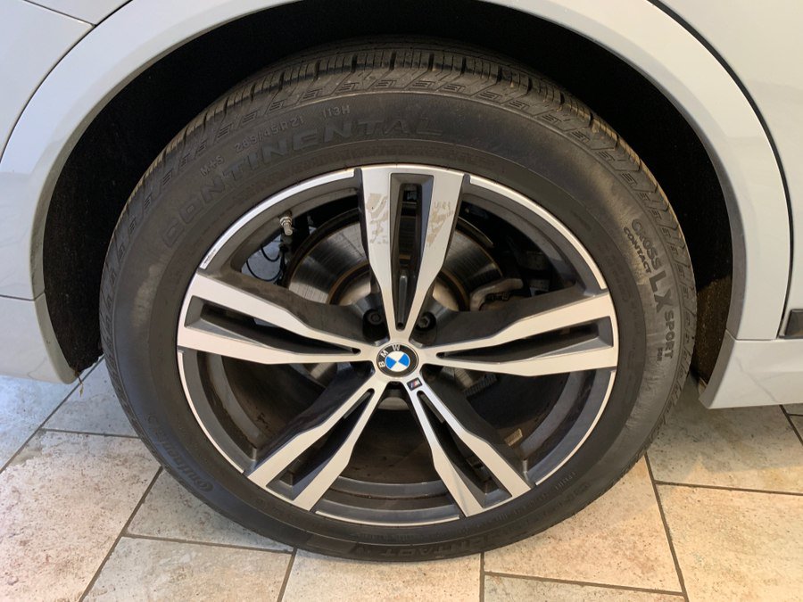Used 2025 BMW X7 xDrive40i w/ M Sport Package AWD/4WD image 9