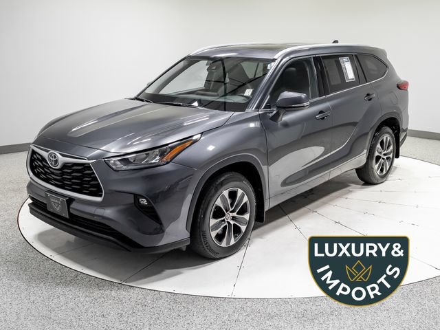 Used 2022 Toyota Highlander XLE