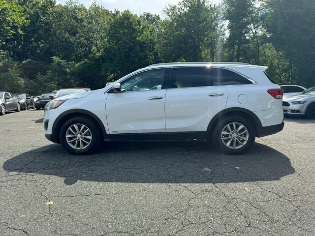 Used 2017 Kia Sorento AWD image 2