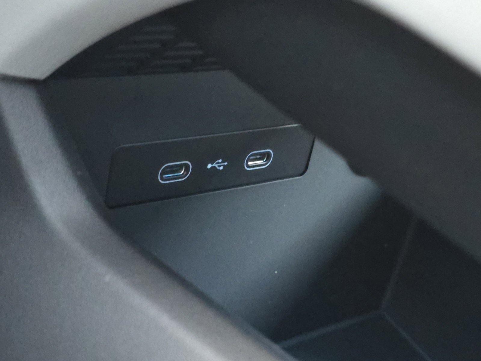 New 2025 Porsche Macan 4S Electric image 26