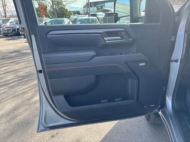 Used 2025 GMC Sierra 2500 AT4 image 12