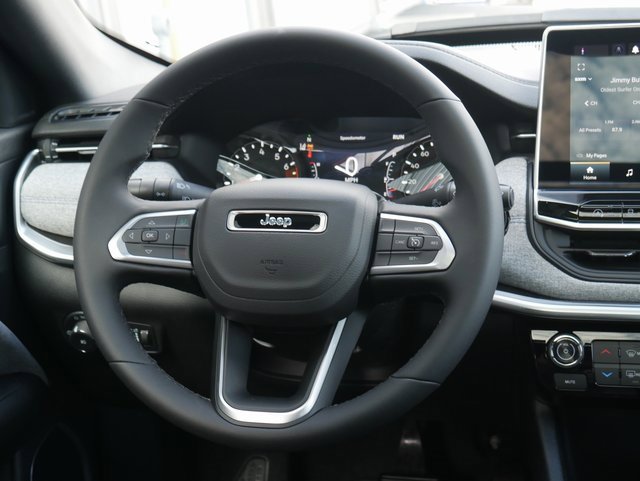 Used 2024 Jeep Compass Latitude w/ Sun and Sound Group image 15